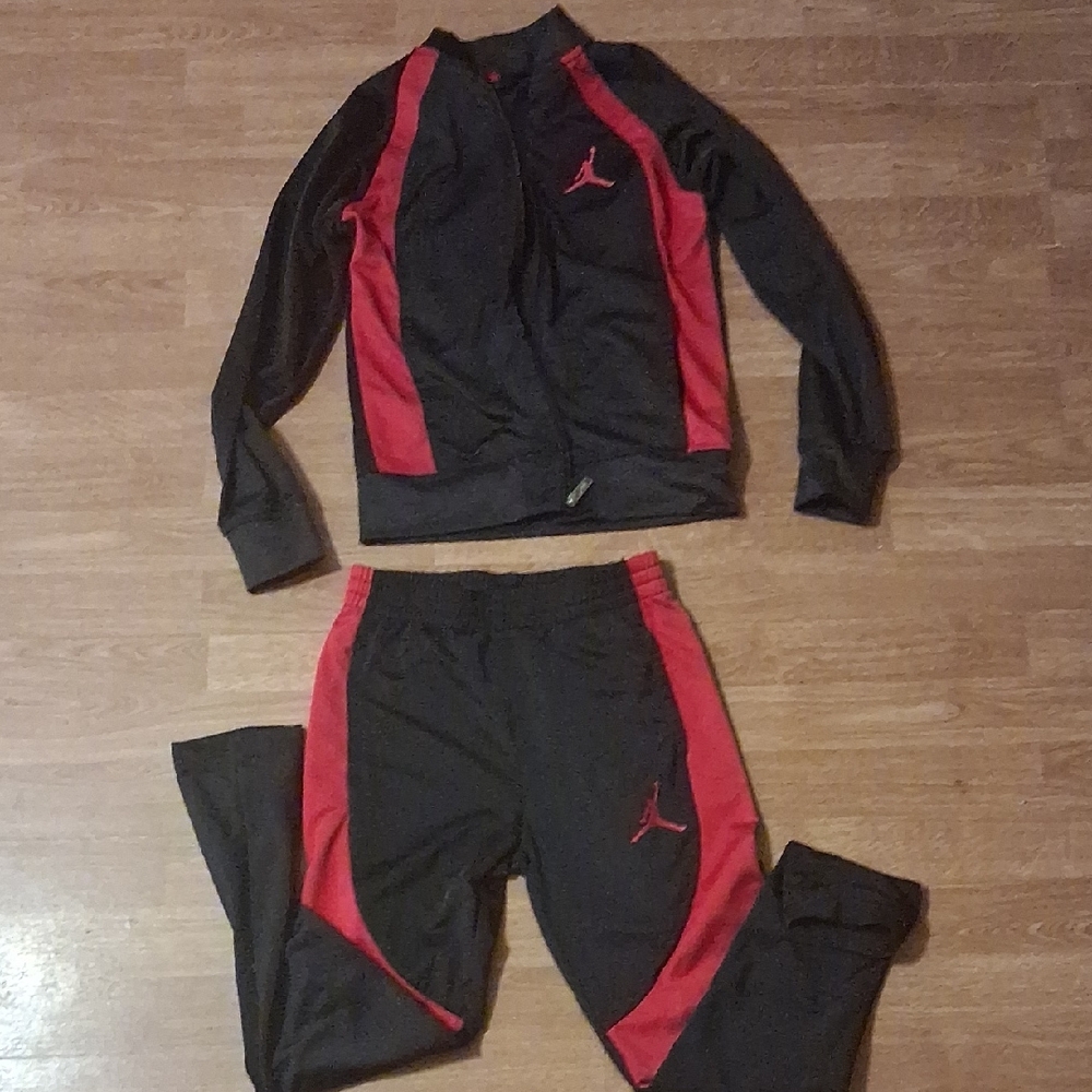 Jordan Kids Matching Set in Black and Red